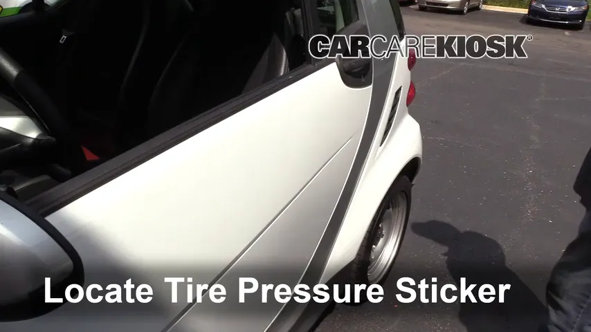 2014 Smart Fortwo Passion 1.0L 3 Cyl. Tires & Wheels Check Tire Pressure